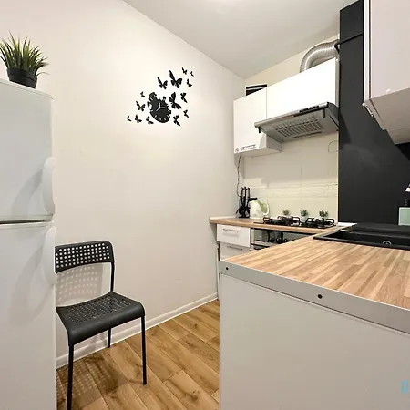 Colourful - 10 Minutes To Old Town & Seaside *